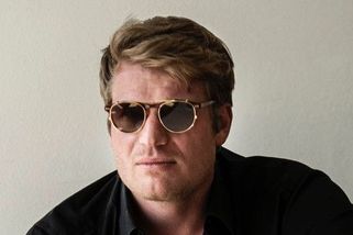Filip Turek se střetl s nemocničním vozem. Internet okamžitě nastartoval - Médium.cz
